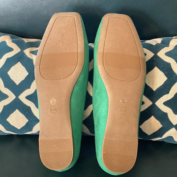 Liz Claiborne Flats - Picture 5 of 8